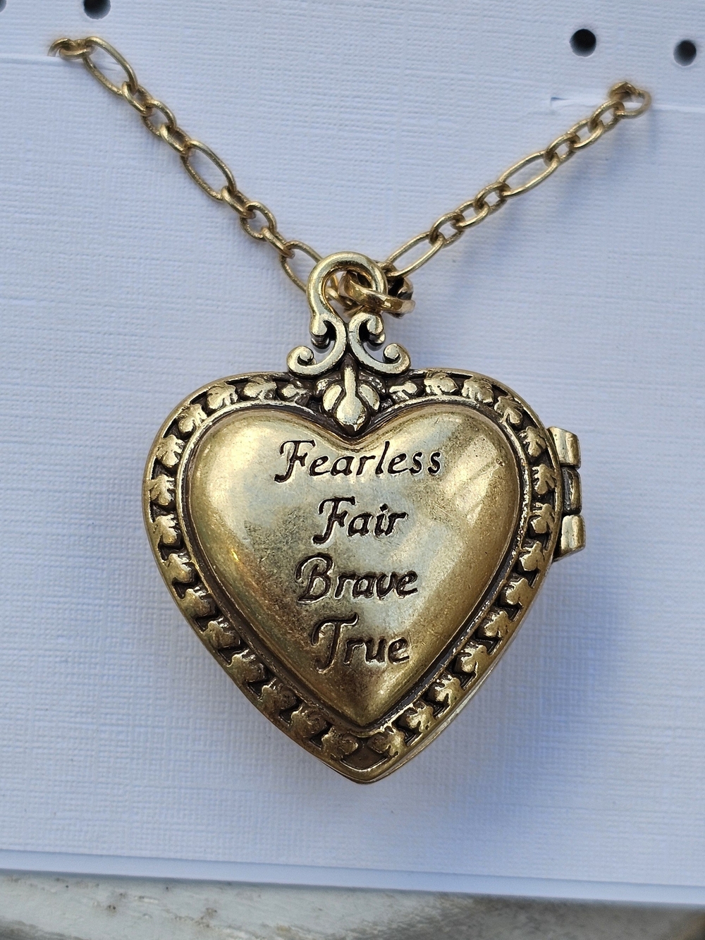 Kendra Scott x Disney Snow White Vintage Gold Locket RARE - Picture 2 of 3